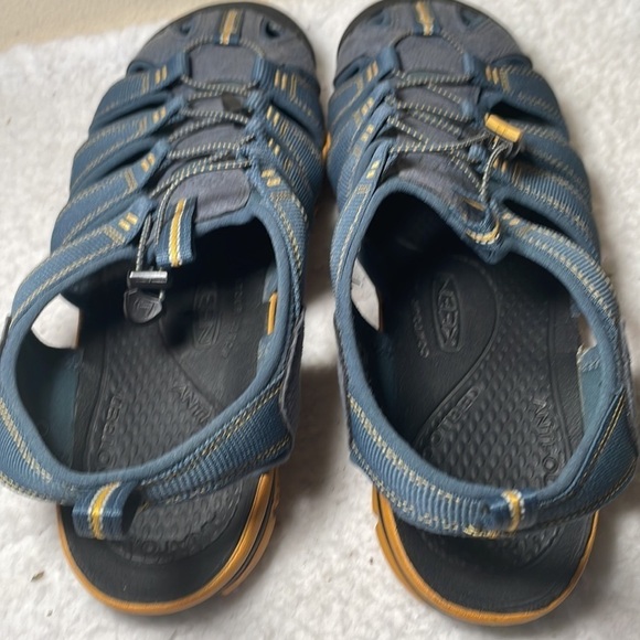 Keen Sandals Size 11.5 main image 4